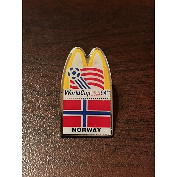 Vintage McDonald’s World‎ Cup USA 1994 Norway Soccer Employee Lapel Hat Pin - Picture 1 of 2